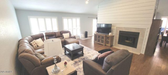 7203 W McRae Way, Glendale, AZ 85308