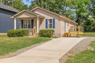 1311 Poplar Ct, Clarksville, TN 37040