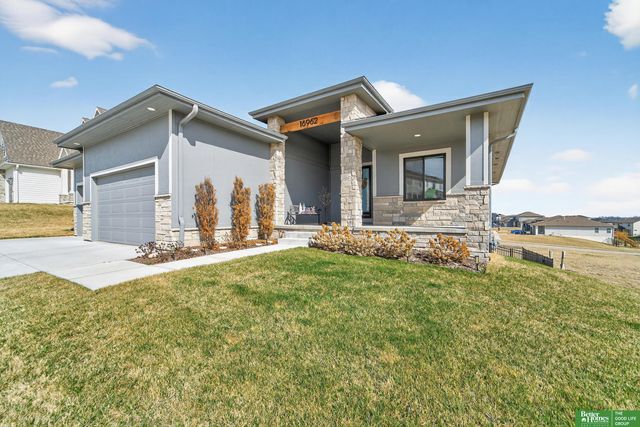 16962 Cora Street, Bennington, NE 68007