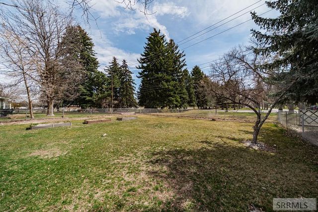 225 Tautphaus Drive, Idaho Falls, ID 83402