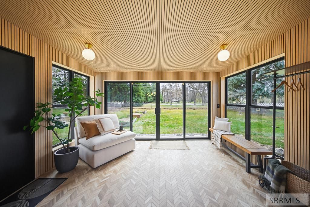 Image 15 of property listing at 225 Tautphaus Drive, Idaho Falls, ID 83402