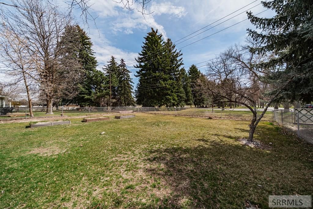 Image 30 of property listing at 225 Tautphaus Drive, Idaho Falls, ID 83402