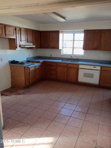 705 W 2ND Place, Mesa, AZ 85201