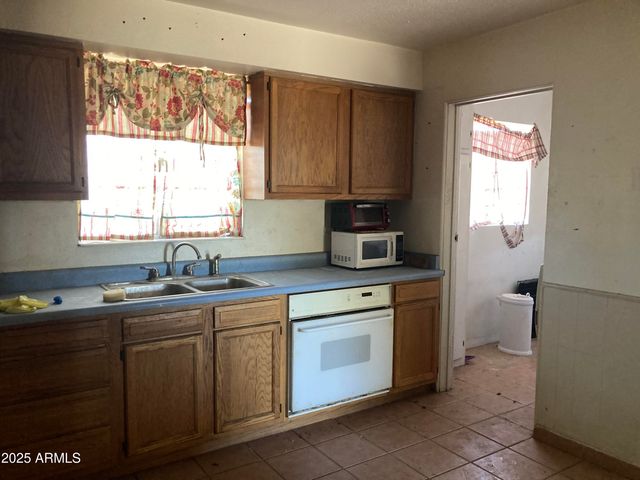 705 W 2ND Place, Mesa, AZ 85201