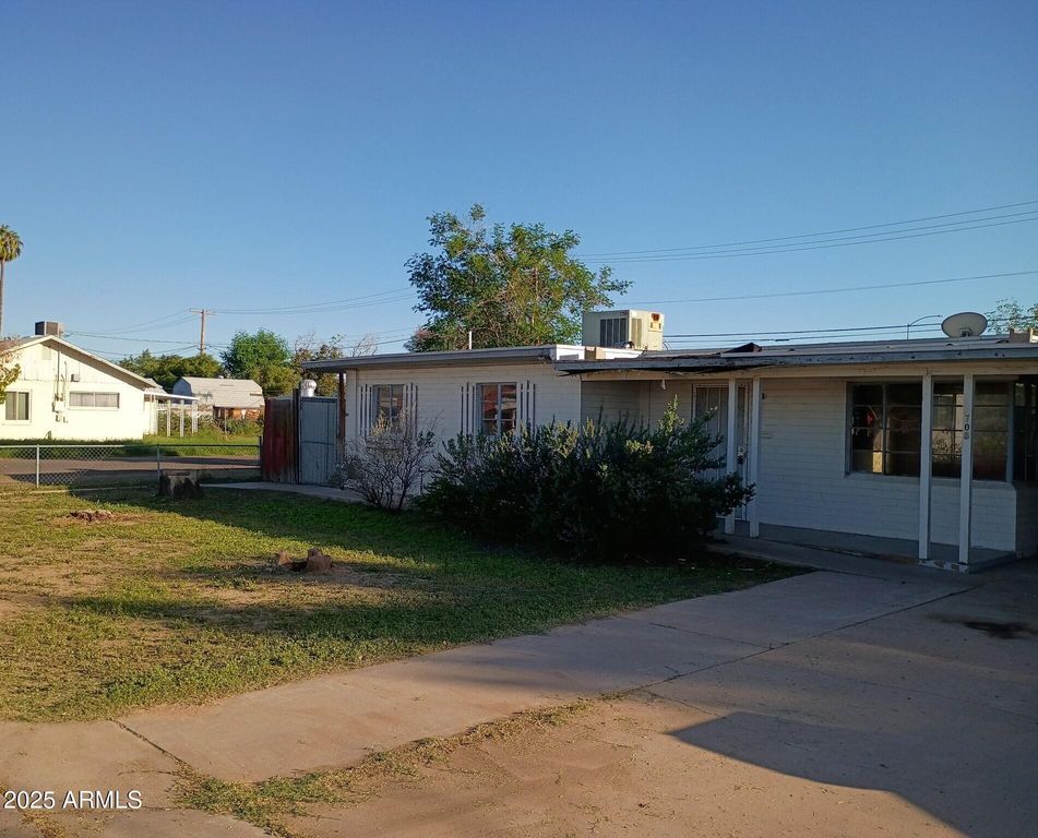 705 W 2ND Place, Mesa, AZ 85201