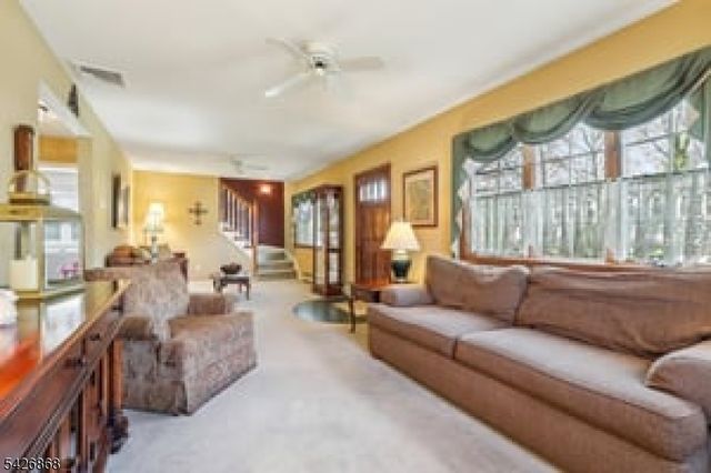 30 Lincoln Pl, Waldwick Boro, NJ 07463