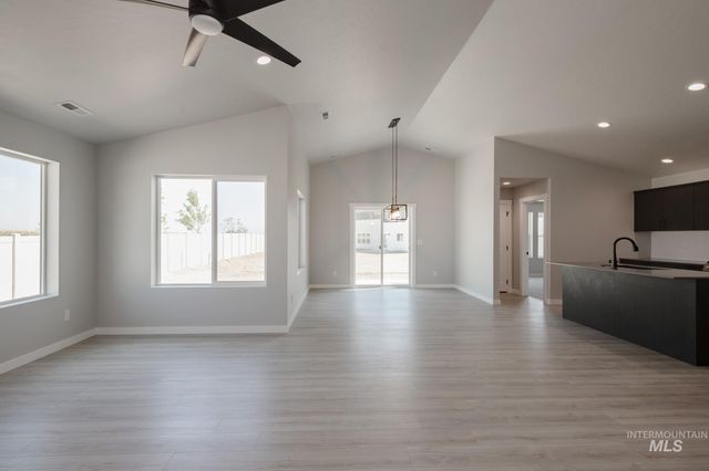 3072 E Mossy Creek Dr, Kuna, ID 83634