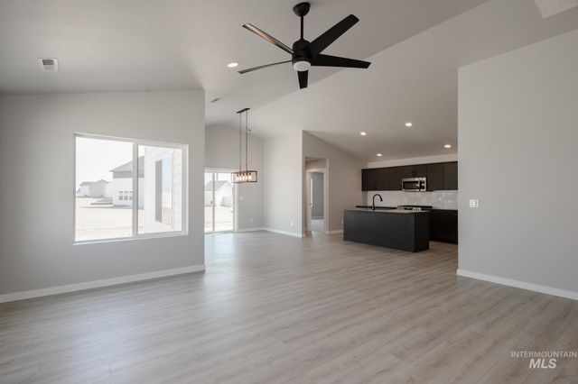 3072 E Mossy Creek Dr, Kuna, ID 83634