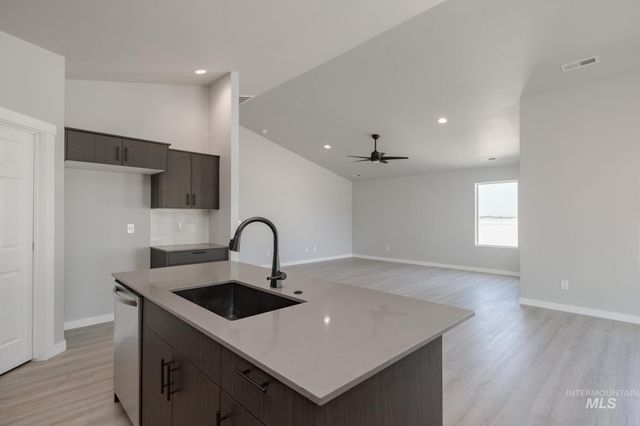 3072 E Mossy Creek Dr, Kuna, ID 83634