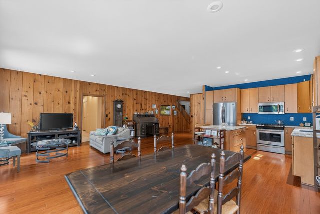 21129 Shore Acres Road, Penn Twp, MI 49031
