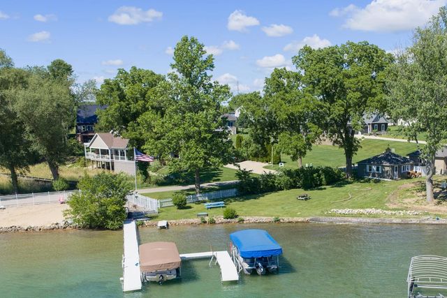 21129 Shore Acres Road, Penn Twp, MI 49031
