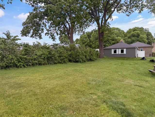 21129 Shore Acres Road, Penn Twp, MI 49031