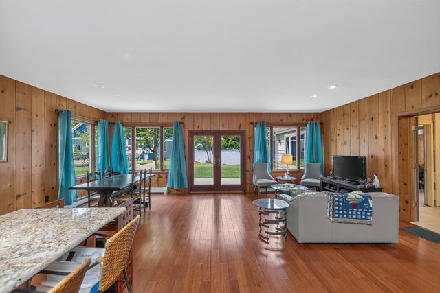 21129 Shore Acres Road, Penn Twp, MI 49031