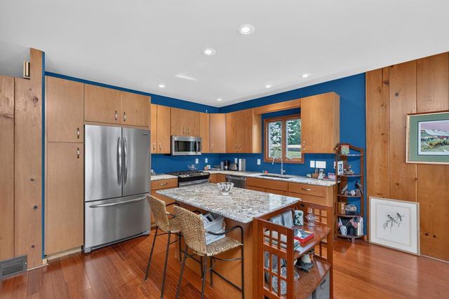 21129 Shore Acres Road, Penn Twp, MI 49031