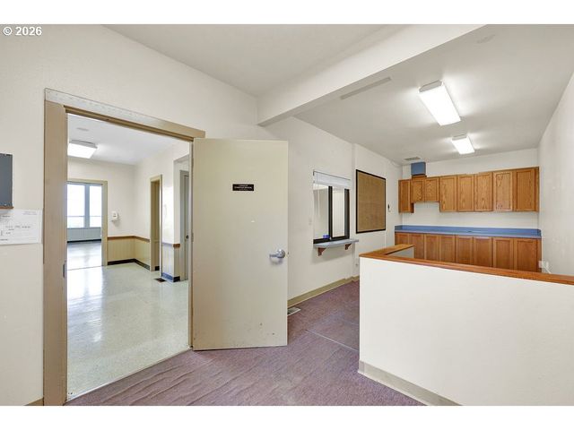 21211 COBURG Rd, Harrisburg, OR 97446