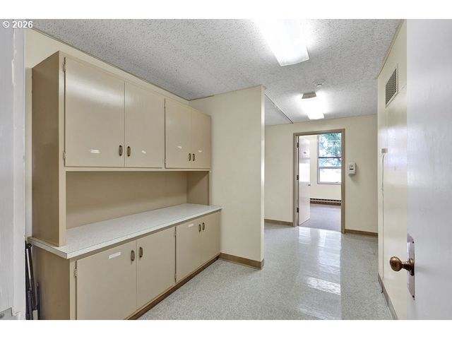 21211 COBURG Rd, Harrisburg, OR 97446