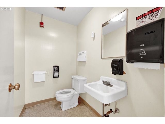21211 COBURG Rd, Harrisburg, OR 97446