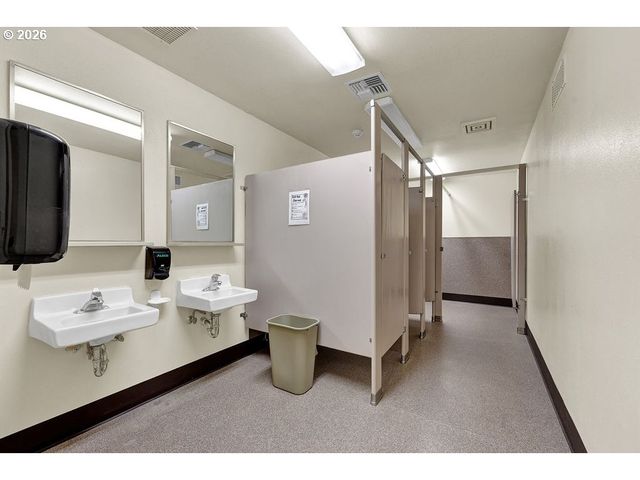 21211 COBURG Rd, Harrisburg, OR 97446