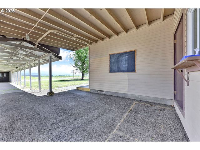 21211 COBURG Rd, Harrisburg, OR 97446