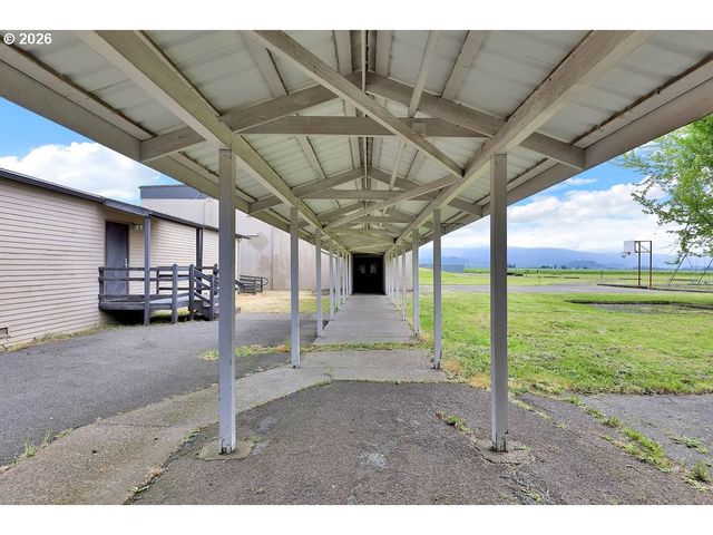 21211 COBURG Rd, Harrisburg, OR 97446