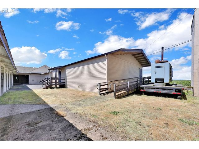 21211 COBURG Rd, Harrisburg, OR 97446