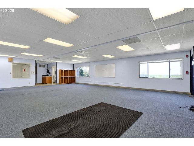 21211 COBURG Rd, Harrisburg, OR 97446