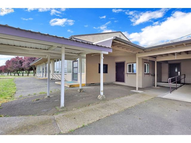 21211 COBURG Rd, Harrisburg, OR 97446