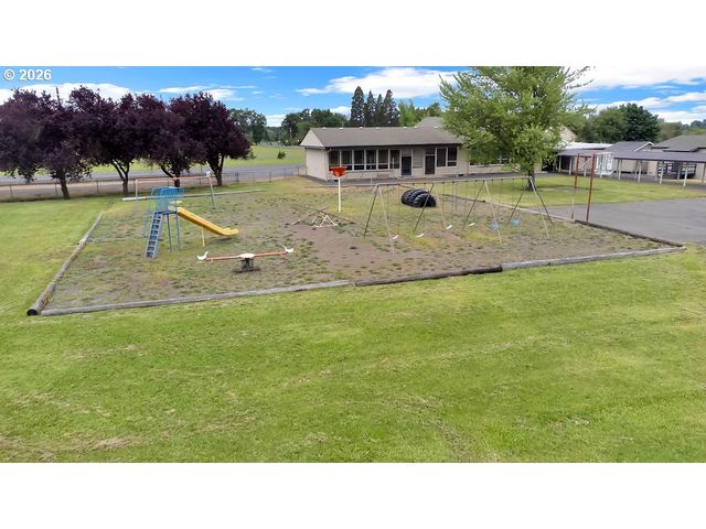 21211 COBURG Rd, Harrisburg, OR 97446