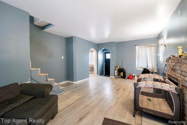 9911 Beaconsfield Street, Detroit, MI 48224