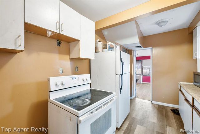 9911 Beaconsfield Street, Detroit, MI 48224