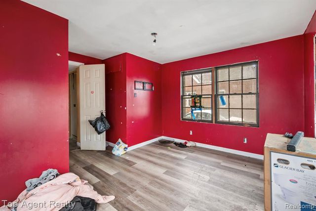 9911 Beaconsfield Street, Detroit, MI 48224