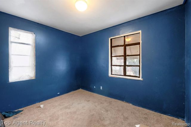 9911 Beaconsfield Street, Detroit, MI 48224