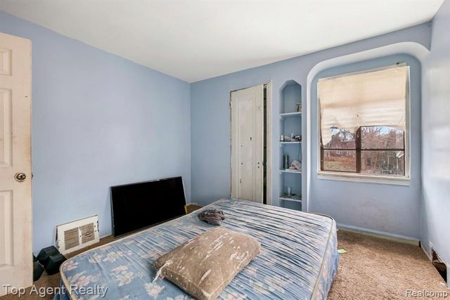 9911 Beaconsfield Street, Detroit, MI 48224