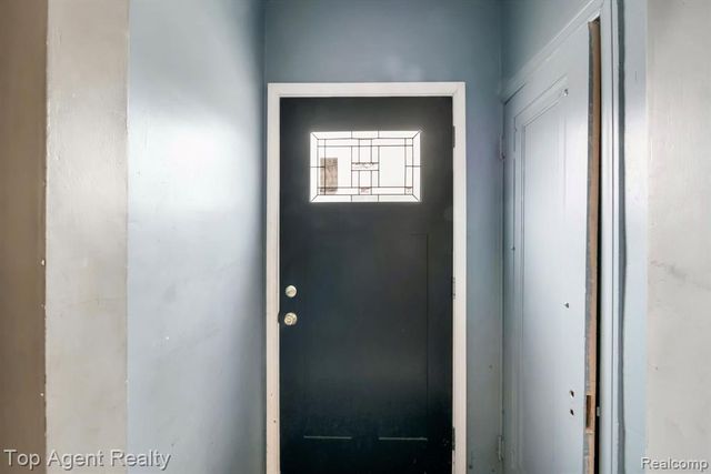 9911 Beaconsfield Street, Detroit, MI 48224