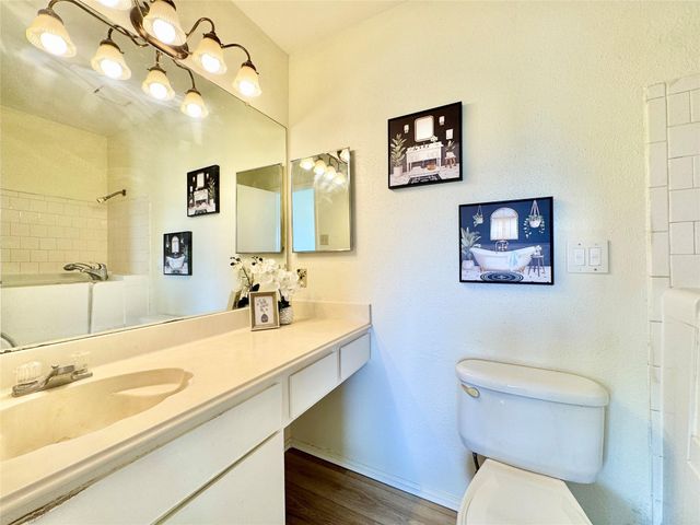 2002 Gentryside Drive 103, Houston, TX 77077
