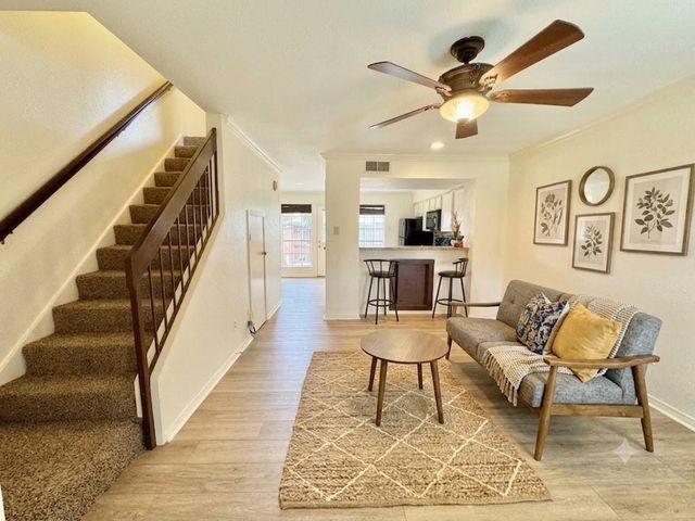 2002 Gentryside Drive 103, Houston, TX 77077
