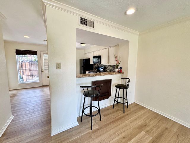 2002 Gentryside Drive 103, Houston, TX 77077