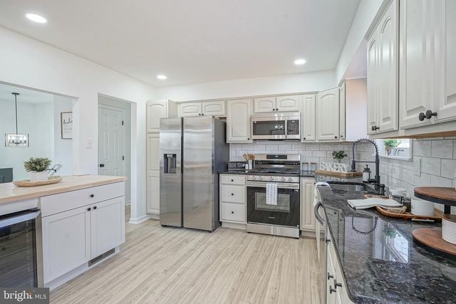 402 HOLLY DR, Atco, NJ 08004