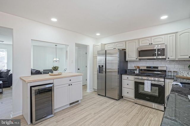 402 HOLLY DR, Atco, NJ 08004