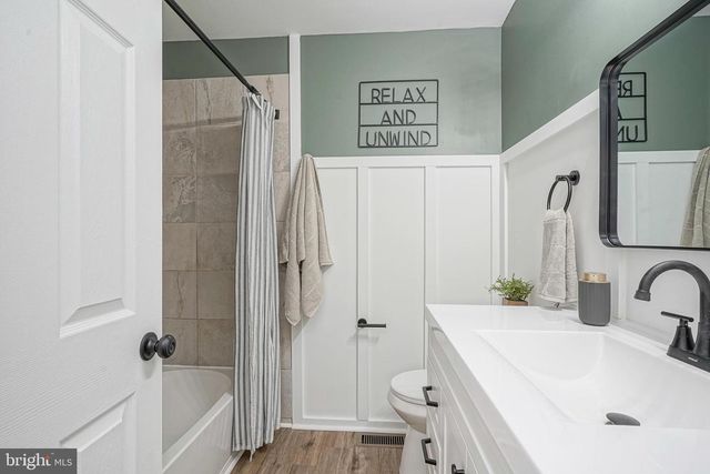 402 HOLLY DR, Atco, NJ 08004