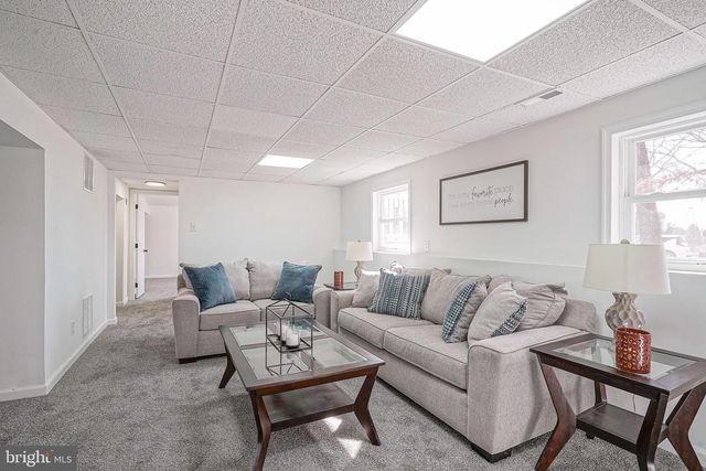 402 HOLLY DR, Atco, NJ 08004