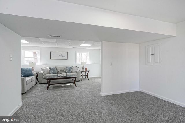 402 HOLLY DR, Atco, NJ 08004