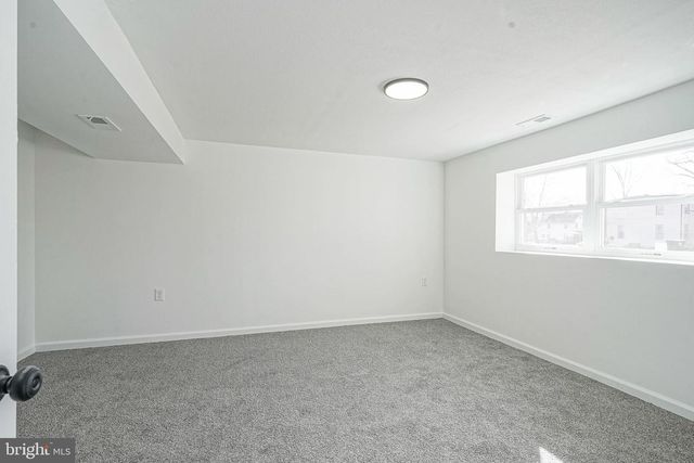 402 HOLLY DR, Atco, NJ 08004