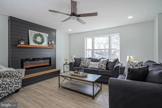 402 HOLLY DR, Atco, NJ 08004