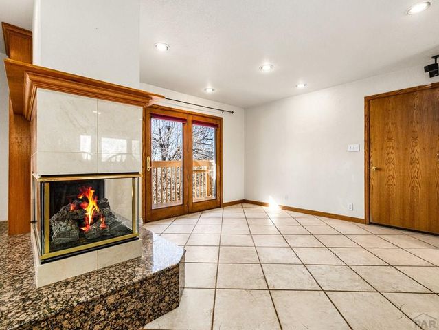 4007 Hillside Dr, Pueblo, CO 81008