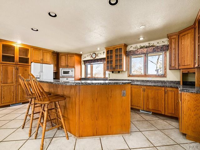 4007 Hillside Dr, Pueblo, CO 81008
