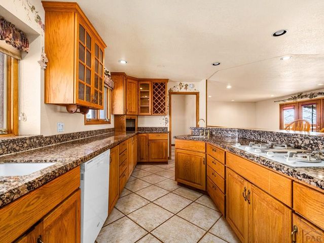 4007 Hillside Dr, Pueblo, CO 81008