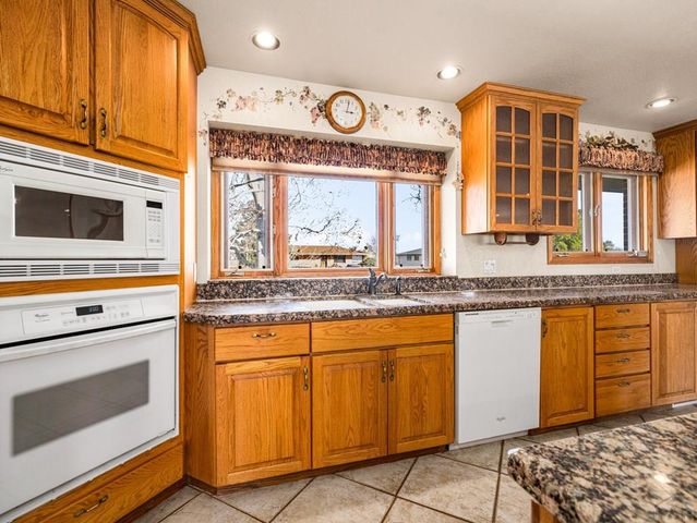 4007 Hillside Dr, Pueblo, CO 81008