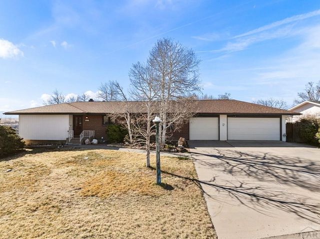 4007 Hillside Dr, Pueblo, CO 81008