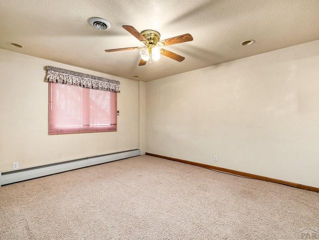 4007 Hillside Dr, Pueblo, CO 81008